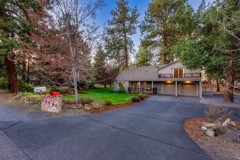 60596 Springtree Ct, Bend, OR 97702