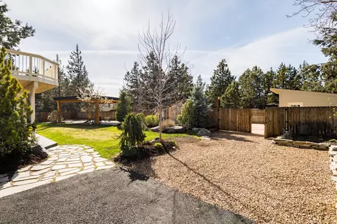 Exterior - 2742 NW Scandia Loop, Bend, OR 97703 photo 10 of 22
