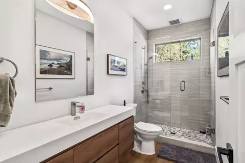 Bath - 2742 NW Scandia Loop, Bend, OR 97703 photo 1 of 9