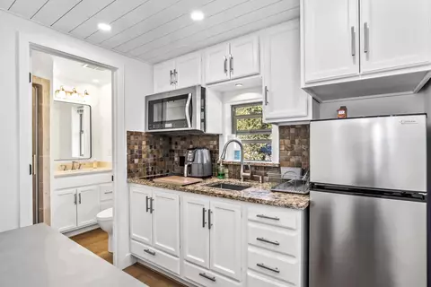 Kitchen - 2742 NW Scandia Loop, Bend, OR 97703 photo 7 of 7