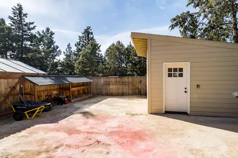 Exterior - 2742 NW Scandia Loop, Bend, OR 97703 photo 20 of 22