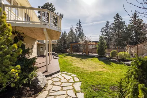 Exterior - 2742 NW Scandia Loop, Bend, OR 97703 photo 9 of 22