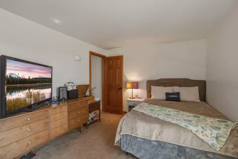 Bedroom - 65025 Wapiti Way, Bend, OR 97703 photo 5 of 5