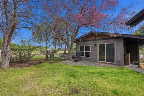 Exterior - 65025 Wapiti Way, Bend, OR 97703 photo 14 of 17