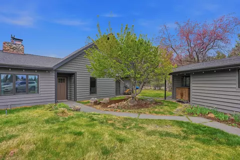 Exterior - 65025 Wapiti Way, Bend, OR 97703 photo 4 of 17