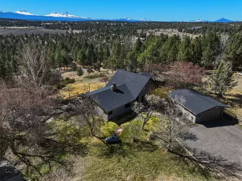 View/Area - 65025 Wapiti Way, Bend, OR 97703 photo 2 of 5
