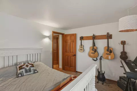 Bedroom - 65025 Wapiti Way, Bend, OR 97703 photo 3 of 5