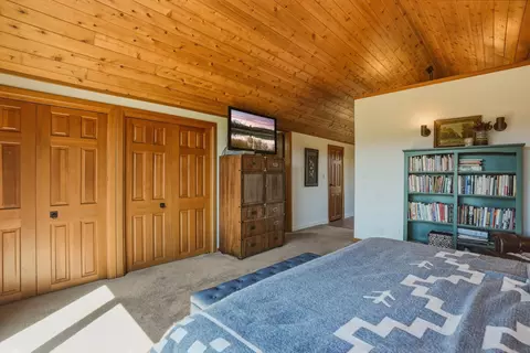 Bedroom - 65025 Wapiti Way, Bend, OR 97703 photo 2 of 5