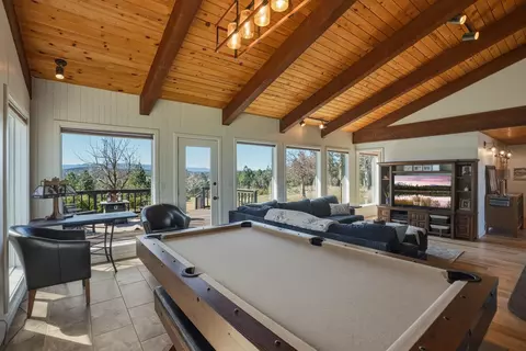 Living - 65025 Wapiti Way, Bend, OR 97703 photo 5 of 7