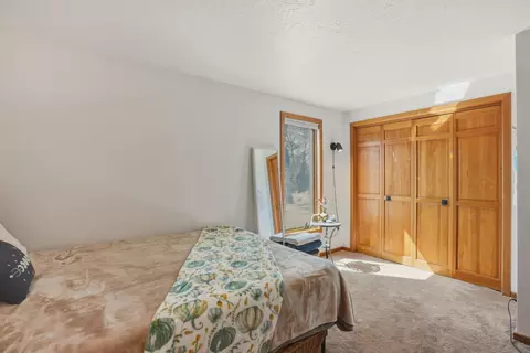 Bedroom - 65025 Wapiti Way, Bend, OR 97703 photo 4 of 5