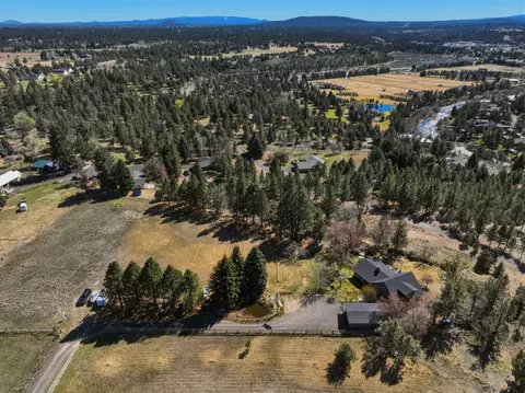 View/Area - 65025 Wapiti Way, Bend, OR 97703 photo 3 of 5