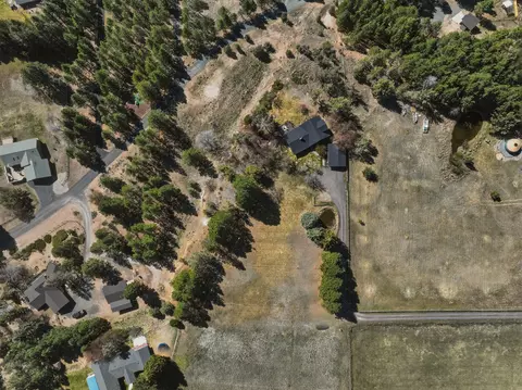 View/Area - 65025 Wapiti Way, Bend, OR 97703 photo 5 of 5