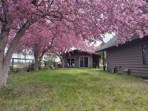 Exterior - 65025 Wapiti Way, Bend, OR 97703 photo 15 of 17