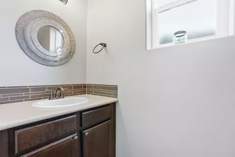 Bath - 19626 Harvard Pl, Bend, OR 97702 photo 1 of 2