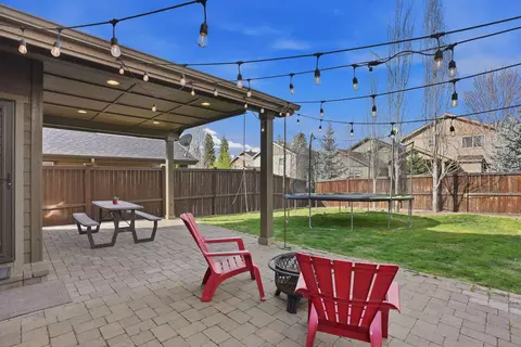 Exterior - 19626 Harvard Pl, Bend, OR 97702 photo 6 of 9