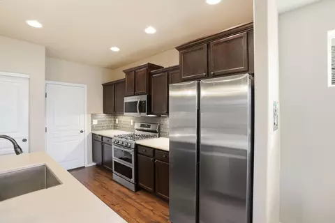 Kitchen - 19626 Harvard Pl, Bend, OR 97702 photo 5 of 5