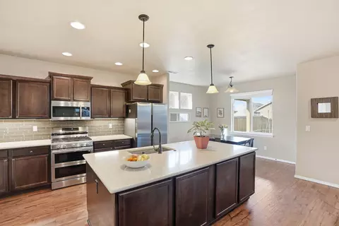 Kitchen - 19626 Harvard Pl, Bend, OR 97702 photo 2 of 5