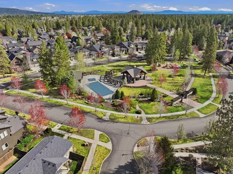 View/Area - 19626 Harvard Pl, Bend, OR 97702 photo 4 of 5