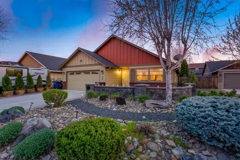 2158 NW Kilnwood Pl, Redmond, OR 97756