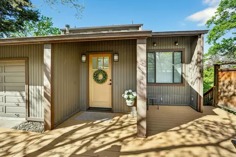1927 Tamarack Pl, Ashland, OR 97520