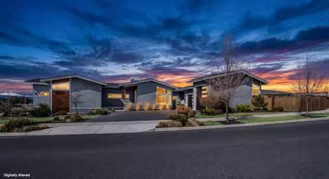 3759 SW 45th St, Redmond, OR 97756