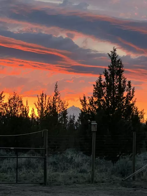 10001 SW Geneva View Rd, Terrebonne, OR 97760
