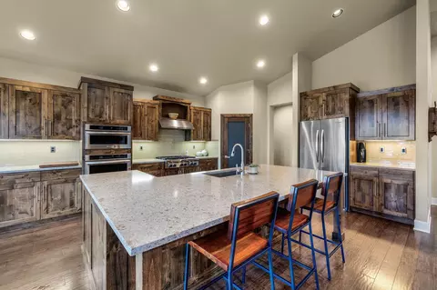 3277 NW Pee Wee Ct, Bend, OR 97703 photo 19