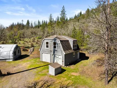 164 Busch Rd, Trail, OR 97541