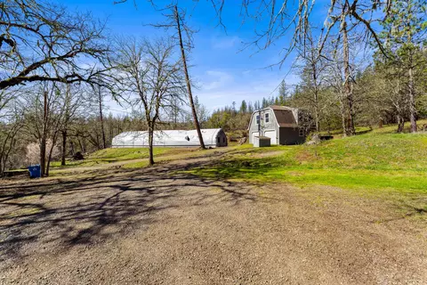 Exterior - 164 Busch Rd, Trail, OR 97541 photo 5 of 8