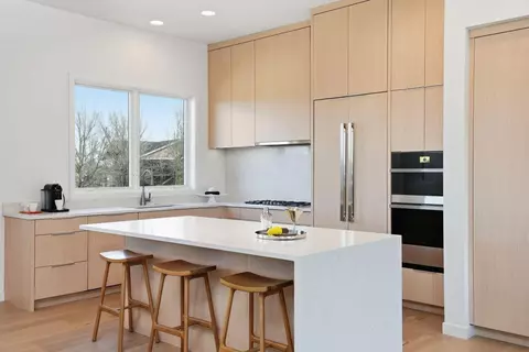 Kitchen - 204 SW Log Ct, Bend, OR 97702 photo 1 of 6