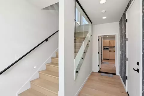 Entry Way - 204 SW Log Ct, Bend, OR 97702 photo 1 of 3