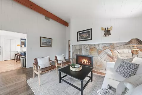Living - 20344 Donkey Sled Rd, Bend, OR 97702 photo 8 of 9