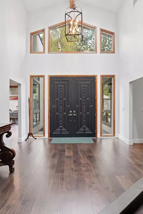 Entry Way - 20344 Donkey Sled Rd, Bend, OR 97702 photo 2 of 3