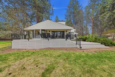 Exterior - 20344 Donkey Sled Rd, Bend, OR 97702 photo 8 of 16