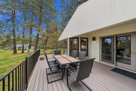 Exterior - 20344 Donkey Sled Rd, Bend, OR 97702 photo 4 of 16