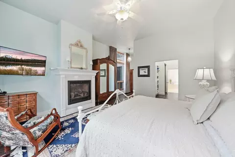 Bedroom - 20344 Donkey Sled Rd, Bend, OR 97702 photo 2 of 7