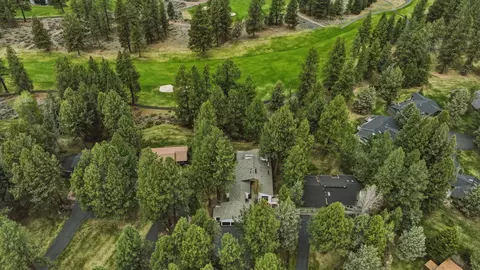 View/Area - 20344 Donkey Sled Rd, Bend, OR 97702 photo 3 of 4