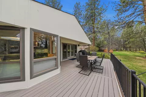 Exterior - 20344 Donkey Sled Rd, Bend, OR 97702 photo 5 of 16
