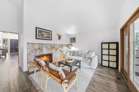Living - 20344 Donkey Sled Rd, Bend, OR 97702 photo 7 of 9