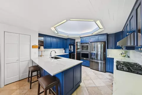 Kitchen - 20344 Donkey Sled Rd, Bend, OR 97702 photo 2 of 7
