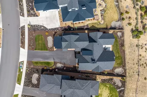 View/Area - 3267 NW Celilo Ln, Bend, OR 97703 photo 2 of 9