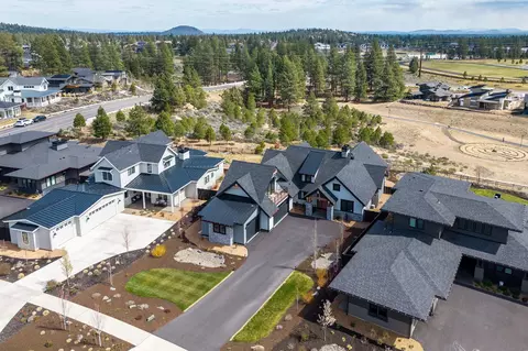 View/Area - 3267 NW Celilo Ln, Bend, OR 97703 photo 1 of 9