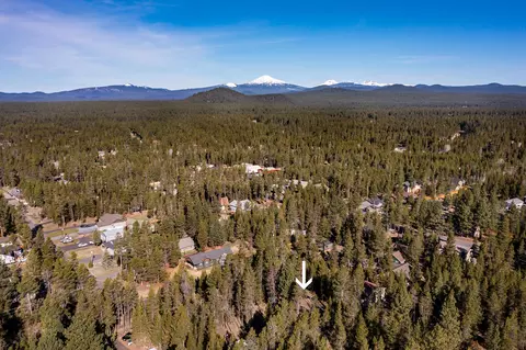 55908 Black Duck Rd, Bend, OR 97707