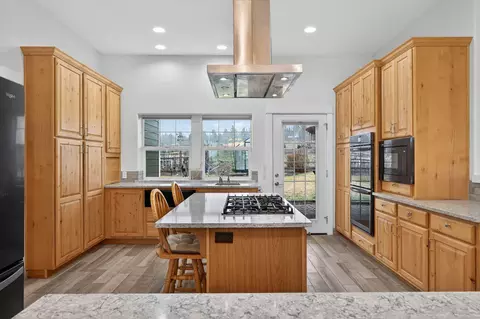 Kitchen - 59871 Calgary Loop, Bend, OR 97702 photo 5 of 8