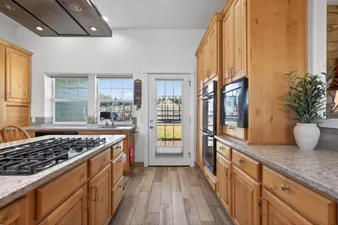 Kitchen - 59871 Calgary Loop, Bend, OR 97702 photo 4 of 8