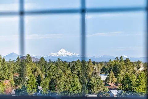 View/Area - 59871 Calgary Loop, Bend, OR 97702 photo 2 of 4