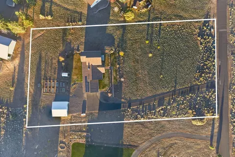 View/Area - 59871 Calgary Loop, Bend, OR 97702 photo 3 of 4