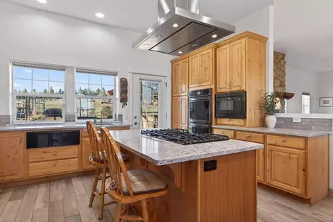 Kitchen - 59871 Calgary Loop, Bend, OR 97702 photo 1 of 8