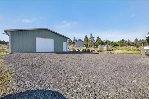 Exterior - 59871 Calgary Loop, Bend, OR 97702 photo 2 of 7