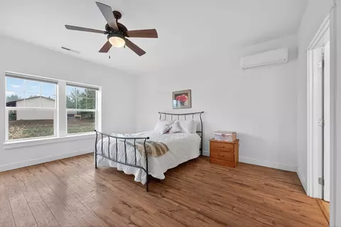 Bedroom - 59871 Calgary Loop, Bend, OR 97702 photo 3 of 4